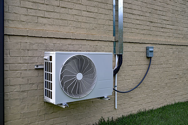 Exterior Mini Split Heat Pumps